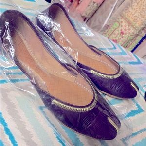 NEW PURPLE KHUSSAY! Pakistani / Indian-  2 available